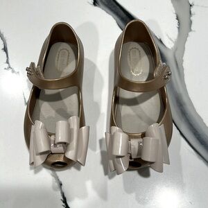 Mini Melissa size 7